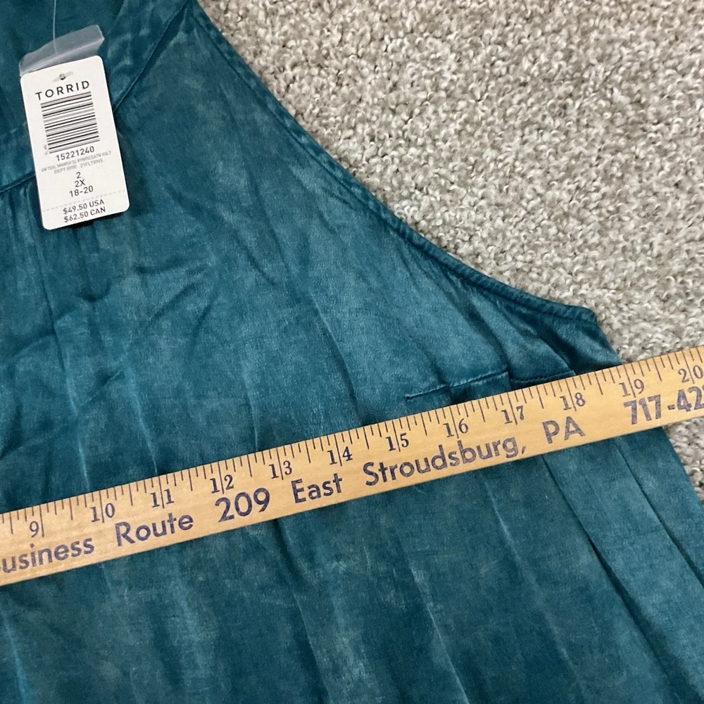 NWT Torrid Teal Sleeveless Satin Charmeuse Goddess Neck Tank Top Women's Size 2